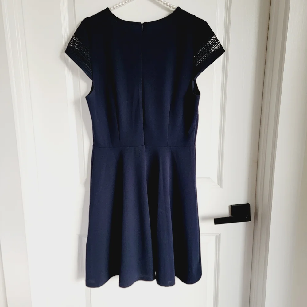 NWOT H&M Navy Blue Lace Eyelet Cap Sleeve Knee-Length Casual Dress Sz M - Picture 10 of 11